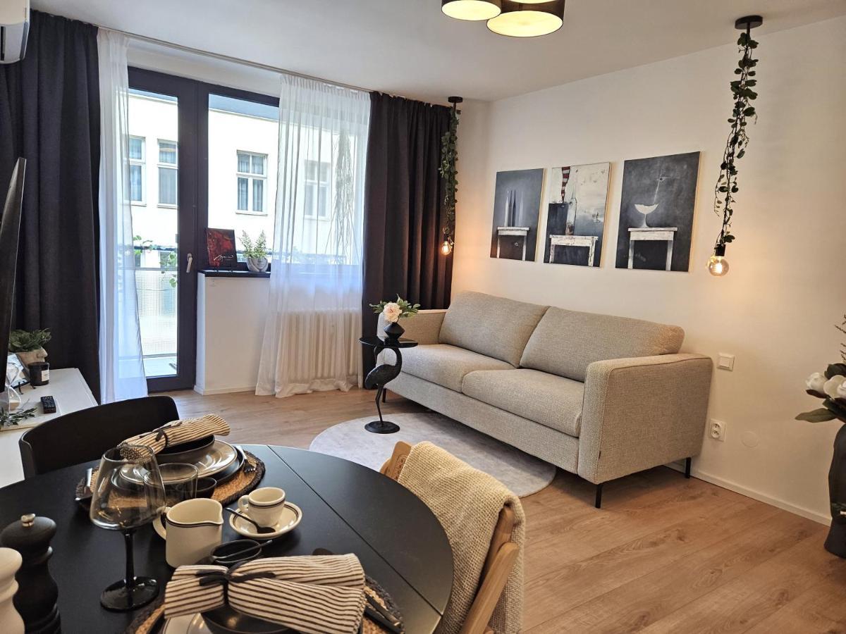 Design Apt In Old Town-Free Parking-Balcony Pressburg Exterior foto
