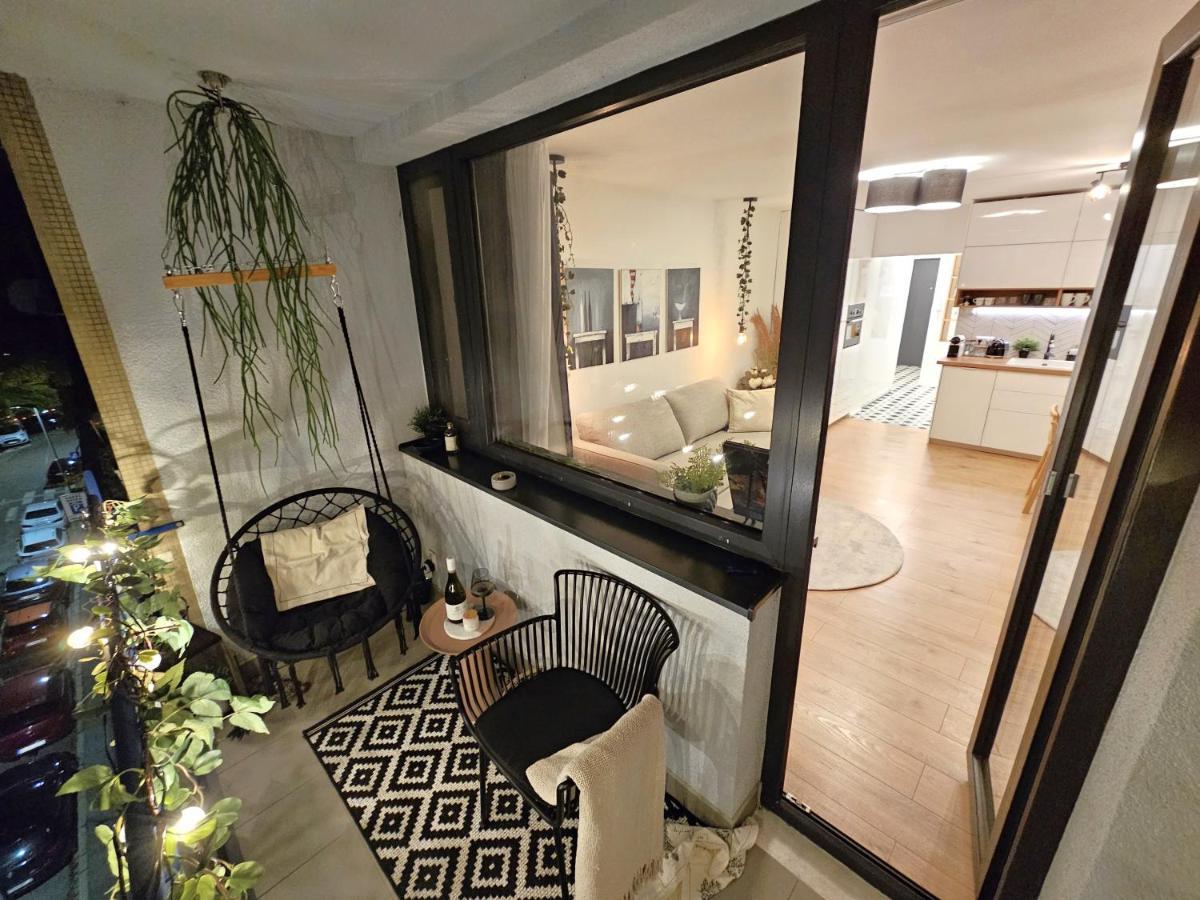 Design Apt In Old Town-Free Parking-Balcony Pressburg Exterior foto