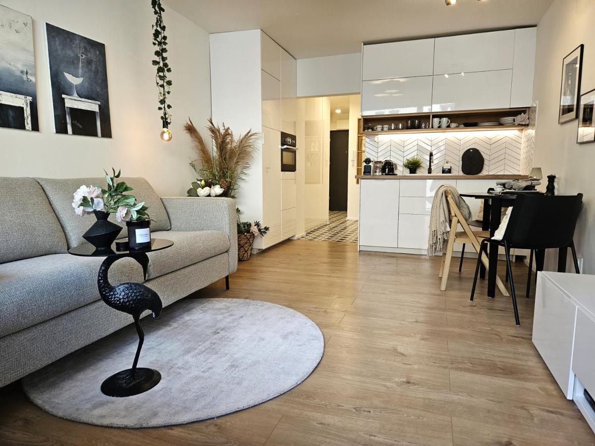 Design Apt In Old Town-Free Parking-Balcony Pressburg Exterior foto