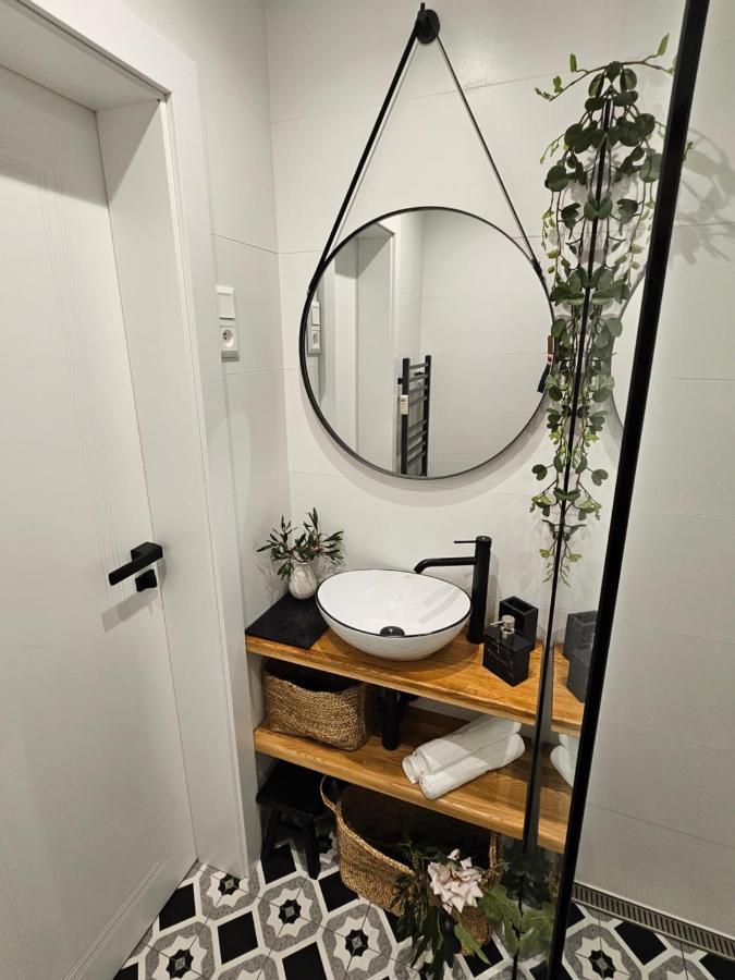Design Apt In Old Town-Free Parking-Balcony Pressburg Exterior foto