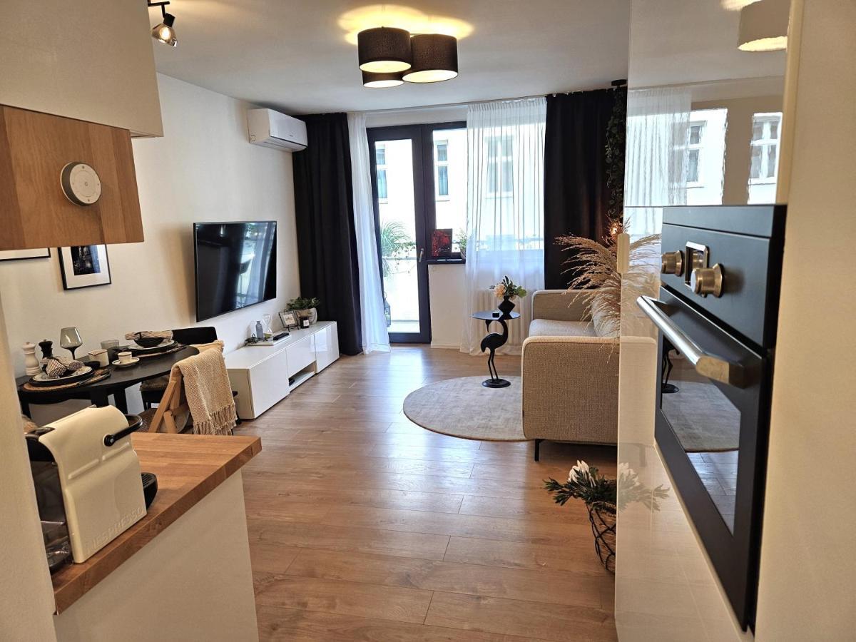 Design Apt In Old Town-Free Parking-Balcony Pressburg Exterior foto