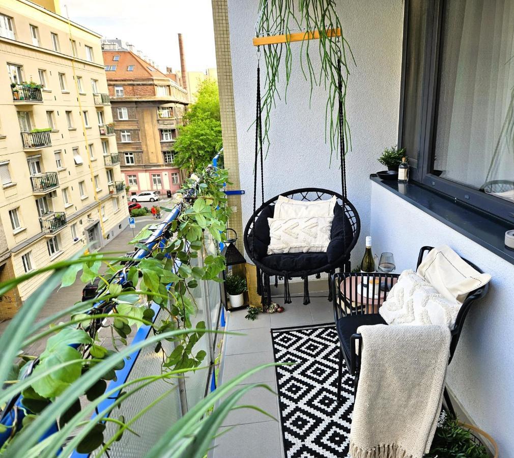 Design Apt In Old Town-Free Parking-Balcony Pressburg Exterior foto